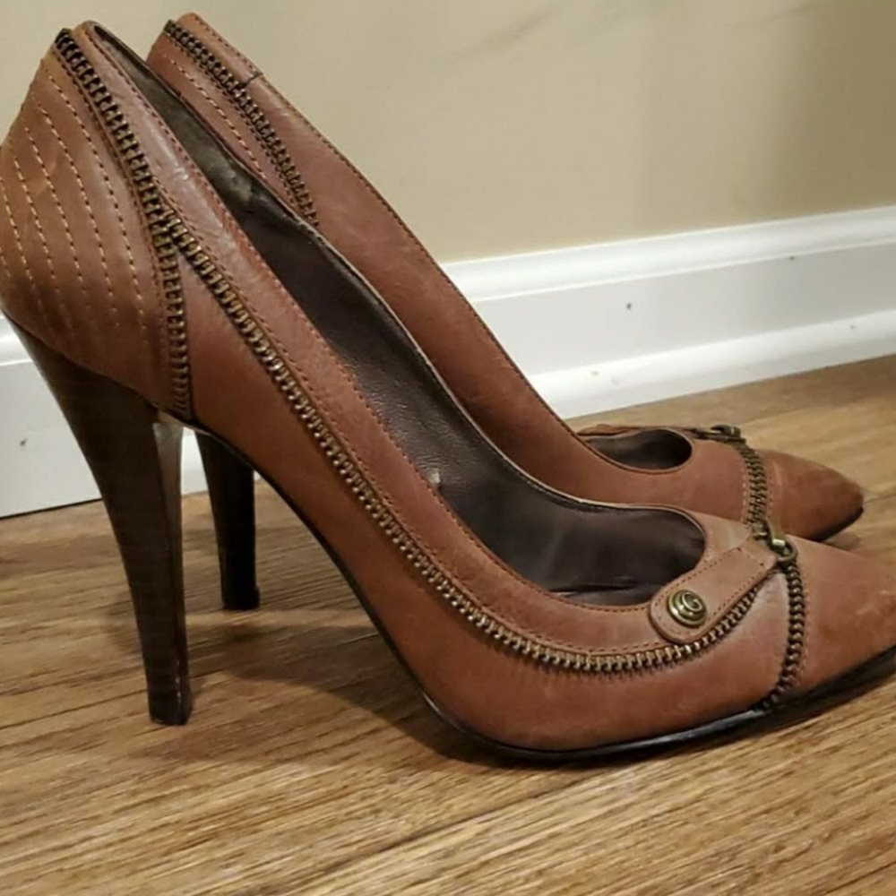 Guess Tan Zipper Detailed Heels